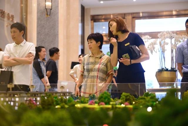 ÕýÔÚÄϺþÏã´ÏîĿѡ·¿µÄ¿Í»§ ÕýÔÚÄϺþÏã´ÏîĿѡ·¿µÄ¿Í»§